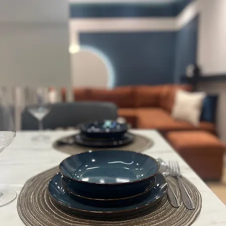 Noir Luxury Apartment *